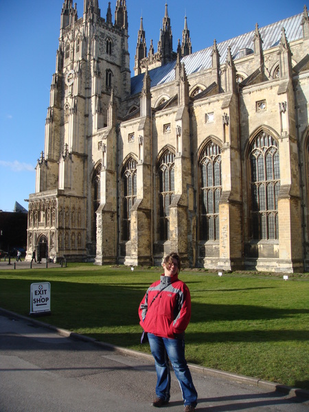Canterbury cathedral. Een enorme kerk. Er is ongeveer een derde in beeld op deze foto.