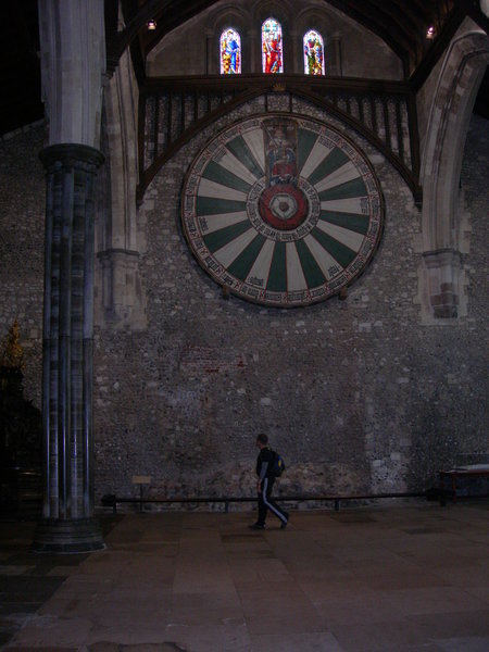 De ronde tafel van koning Arthur in de Winchester Great Hall.